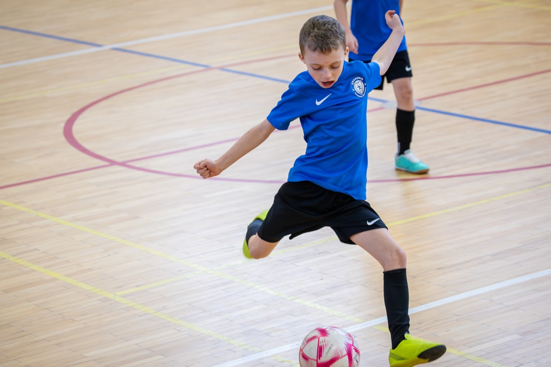 Turniej piłki nożnej w ramach ferii zimowych 2025 - zdjęcie #49 - eOstroleka.pl