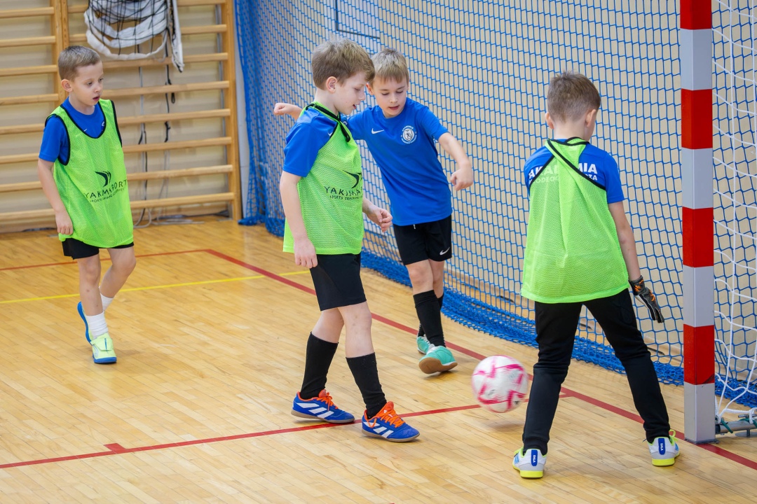 Turniej piłki nożnej w ramach ferii zimowych 2025 - zdjęcie #45 - eOstroleka.pl