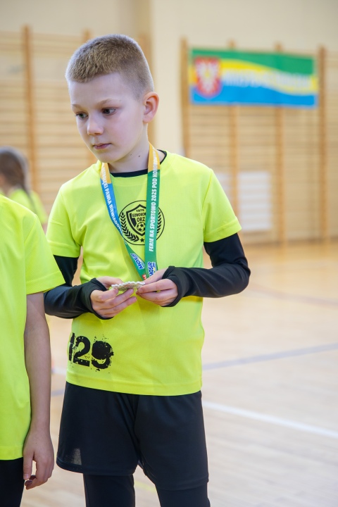 Turniej piłki nożnej w ramach ferii zimowych 2025 - zdjęcie #30 - eOstroleka.pl