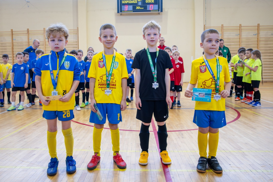 Turniej piłki nożnej w ramach ferii zimowych 2025 - zdjęcie #25 - eOstroleka.pl