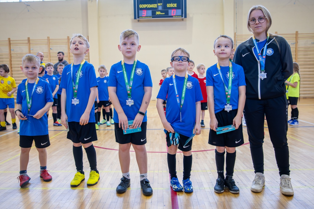 Turniej piłki nożnej w ramach ferii zimowych 2025 - zdjęcie #21 - eOstroleka.pl