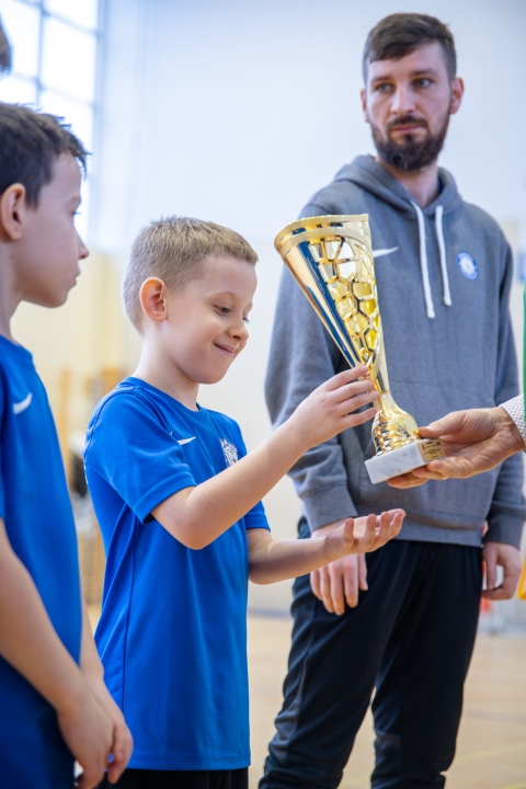 Turniej piłki nożnej w ramach ferii zimowych 2025 - zdjęcie #12 - eOstroleka.pl