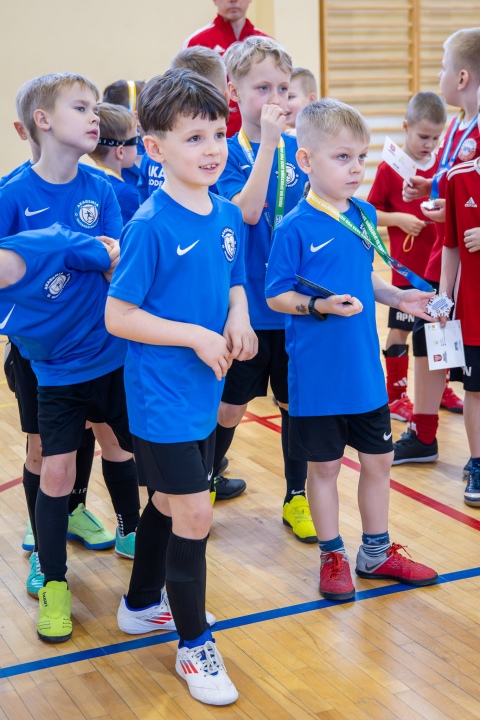 Turniej piłki nożnej w ramach ferii zimowych 2025 - zdjęcie #7 - eOstroleka.pl