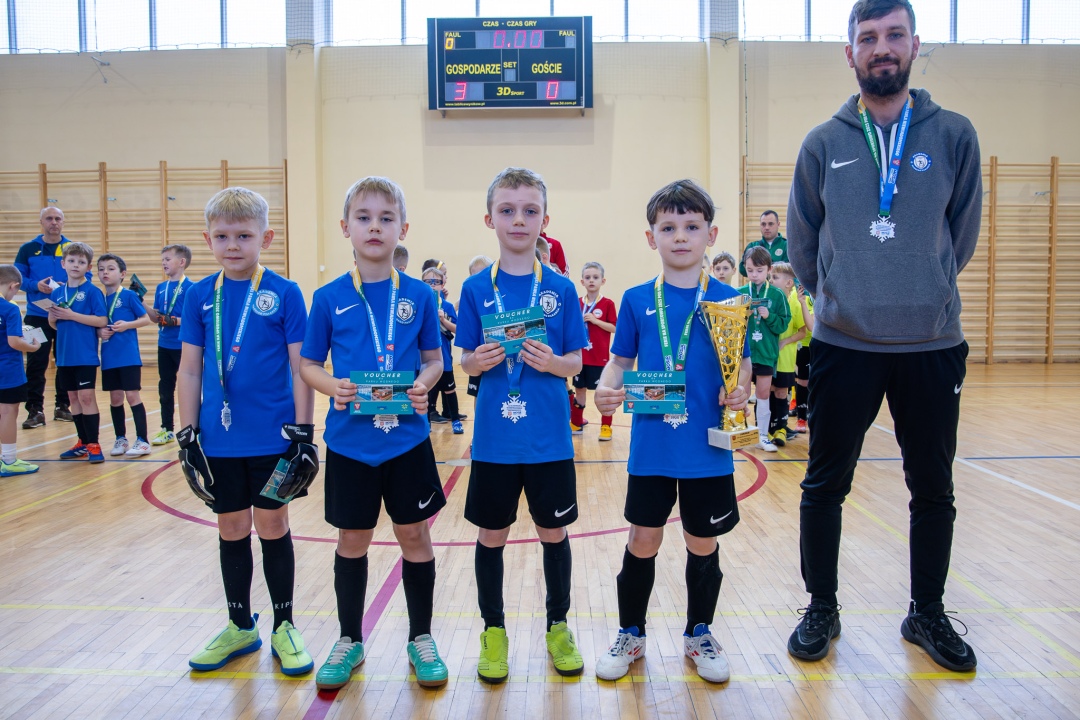 Turniej piłki nożnej w ramach ferii zimowych 2025 - zdjęcie #2 - eOstroleka.pl
