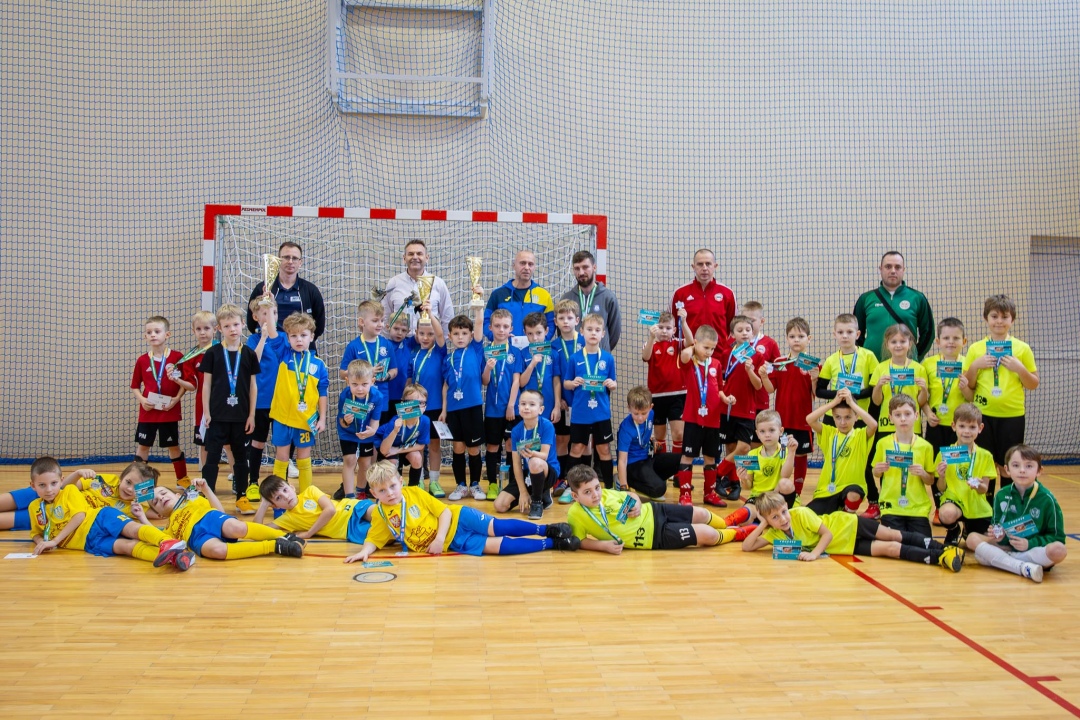 Turniej piłki nożnej w ramach ferii zimowych 2025 - zdjęcie #1 - eOstroleka.pl