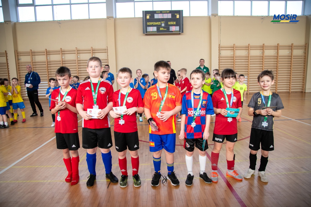 Ferie zimowe 2025 - drugi turniej piłki nożnej - zdjęcie #29 - eOstroleka.pl