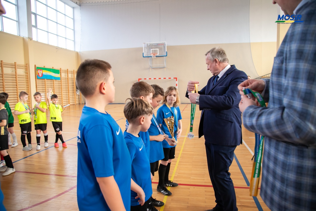 Ferie zimowe 2025 - drugi turniej piłki nożnej - zdjęcie #16 - eOstroleka.pl