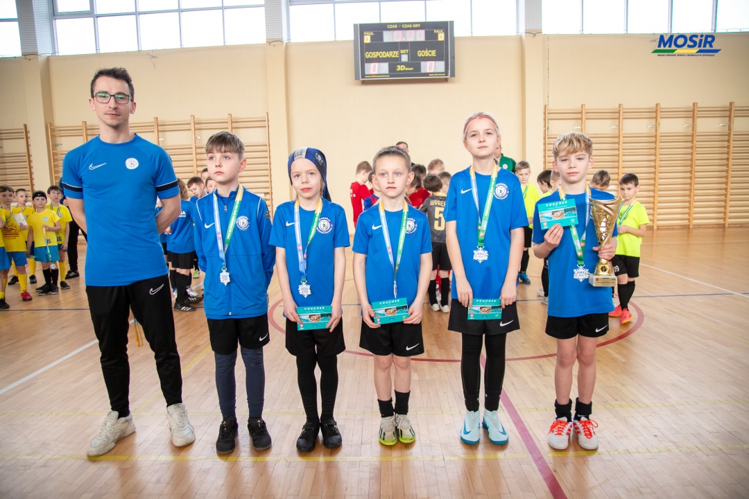 Ferie zimowe 2025 - drugi turniej piłki nożnej - zdjęcie #2 - eOstroleka.pl