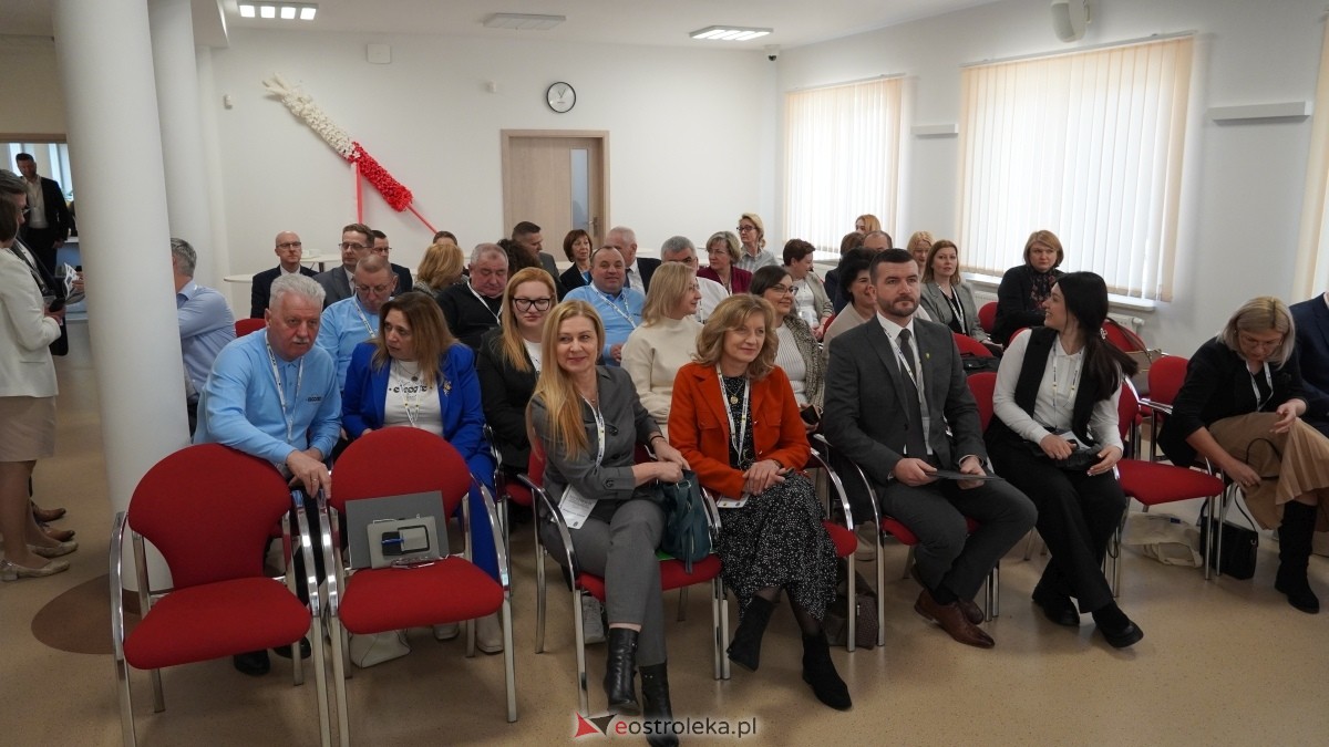 Konferencja otwarcia projektu “Lelis-Skole budowa infrastruktury technicznej oraz zakup sprzętu do zarządzania katastrofami” [05.02.2025] - zdjęcie #53 - eOstroleka.pl