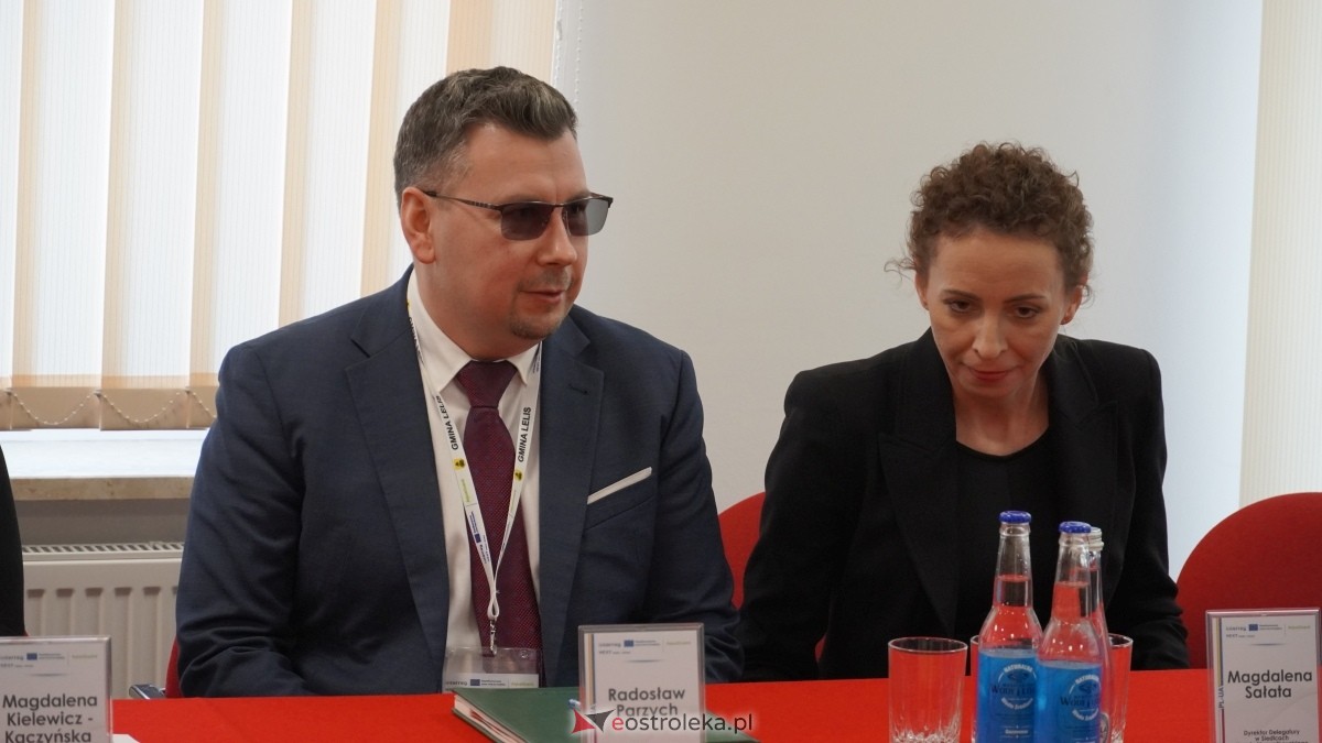 Konferencja otwarcia projektu “Lelis-Skole budowa infrastruktury technicznej oraz zakup sprzętu do zarządzania katastrofami” [05.02.2025] - zdjęcie #48 - eOstroleka.pl