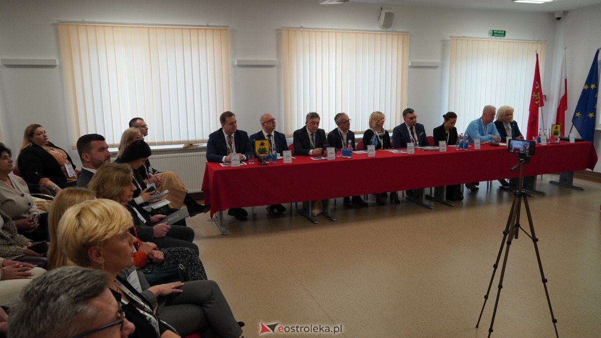 Konferencja otwarcia projektu “Lelis-Skole budowa infrastruktury technicznej oraz zakup sprzętu do zarządzania katastrofami” [05.02.2025] - zdjęcie #35 - eOstroleka.pl