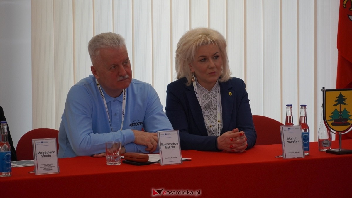 Konferencja otwarcia projektu “Lelis-Skole budowa infrastruktury technicznej oraz zakup sprzętu do zarządzania katastrofami” [05.02.2025] - zdjęcie #26 - eOstroleka.pl