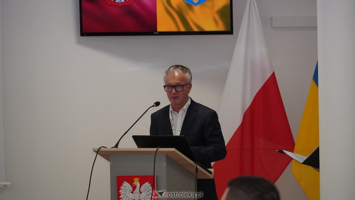 Konferencja otwarcia projektu “Lelis-Skole budowa infrastruktury technicznej oraz zakup sprzętu do zarządzania katastrofami” [05.02.2025] - zdjęcie #14 - eOstroleka.pl