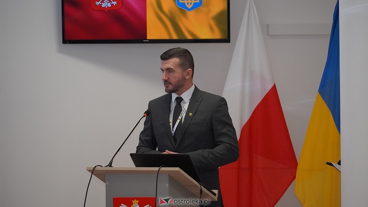 Konferencja otwarcia projektu “Lelis-Skole budowa infrastruktury technicznej oraz zakup sprzętu do zarządzania katastrofami” [05.02.2025] - zdjęcie #9 - eOstroleka.pl