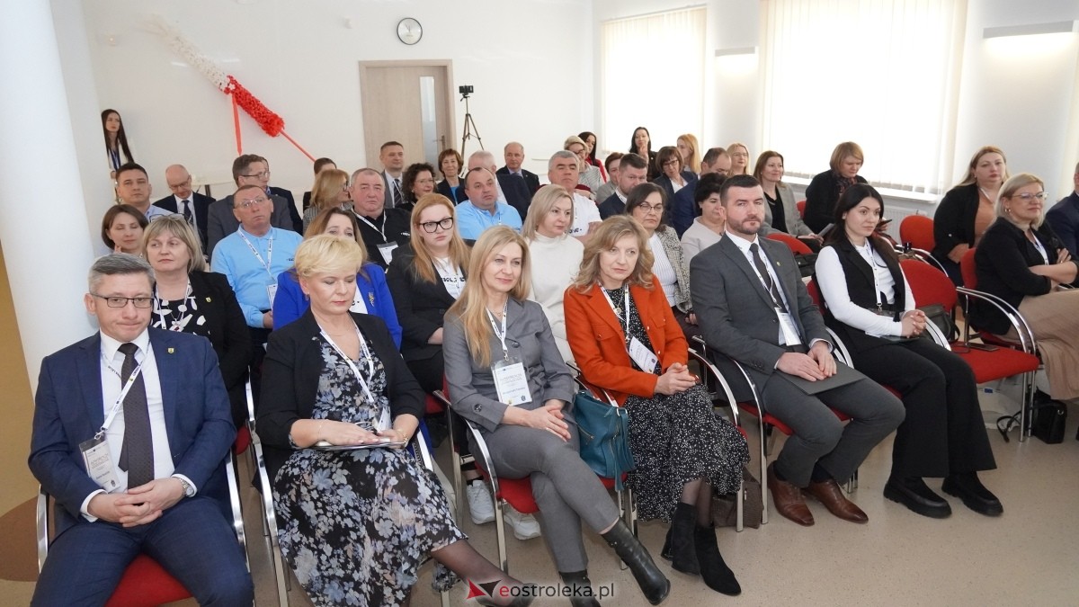 Konferencja otwarcia projektu “Lelis-Skole budowa infrastruktury technicznej oraz zakup sprzętu do zarządzania katastrofami” [05.02.2025] - zdjęcie #5 - eOstroleka.pl
