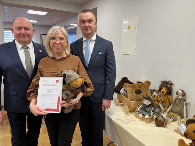 Pluszowy akcent podczas obrad sesji Rady Gminy Olszewo-Borki [06.02.2025] - zdjęcie #2 - eOstroleka.pl