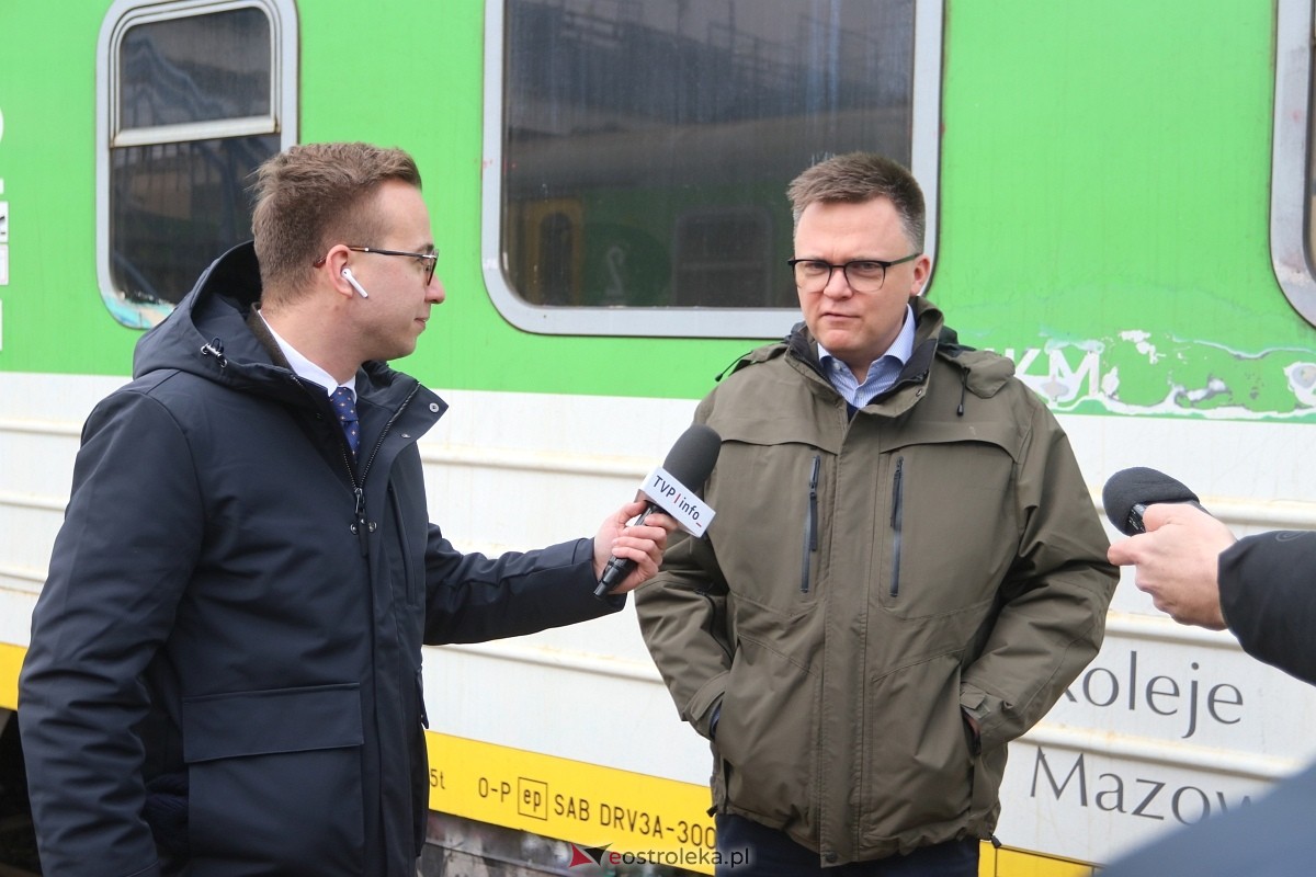 Szymon Hołownia w Ostrołęce [7.02.2025] - zdjęcie #14 - eOstroleka.pl