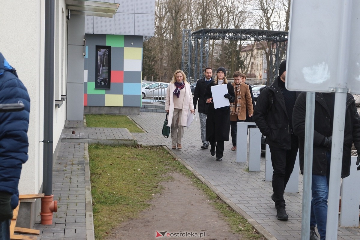 Szymon Hołownia w Ostrołęce [7.02.2025] - zdjęcie #10 - eOstroleka.pl