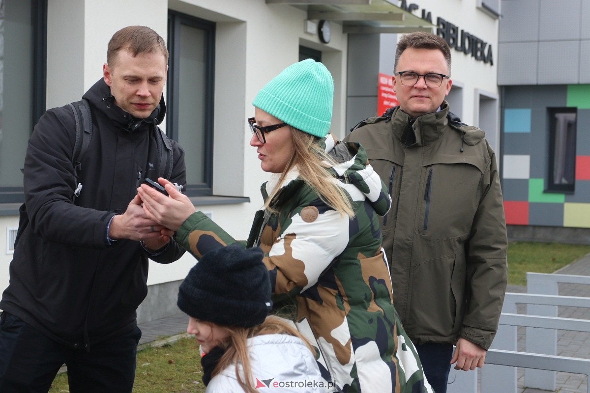 Szymon Hołownia w Ostrołęce [7.02.2025] - zdjęcie #9 - eOstroleka.pl