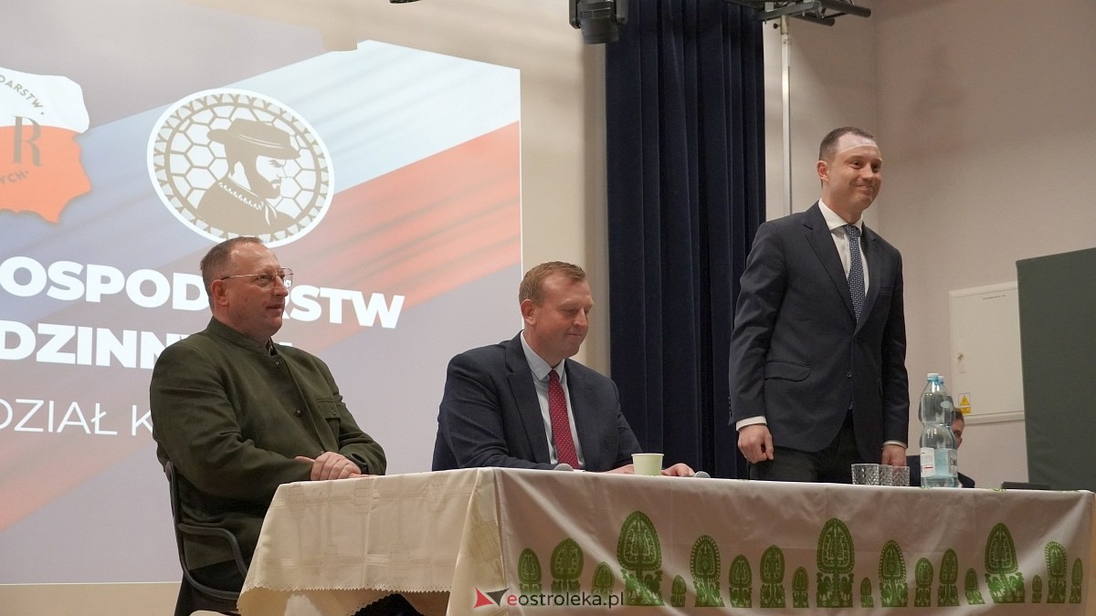 Spotkanie z politykami Konfederacji w Kadzidle [07.01.2025] - zdjęcie #29 - eOstroleka.pl