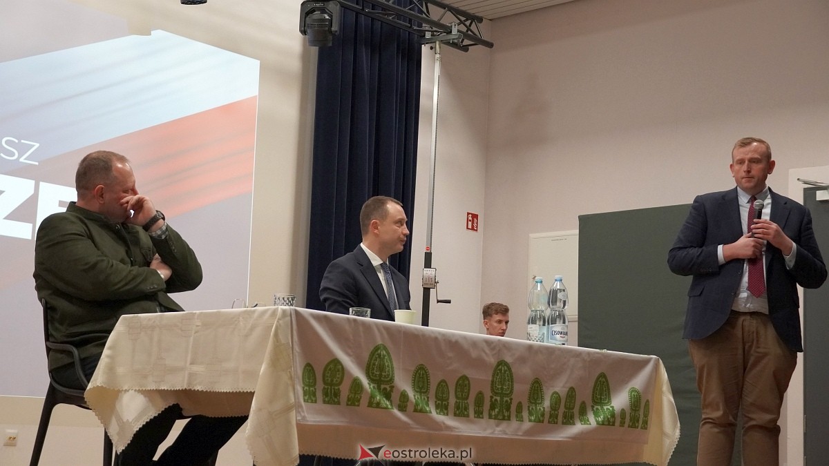 Spotkanie z politykami Konfederacji w Kadzidle [07.01.2025] - zdjęcie #12 - eOstroleka.pl