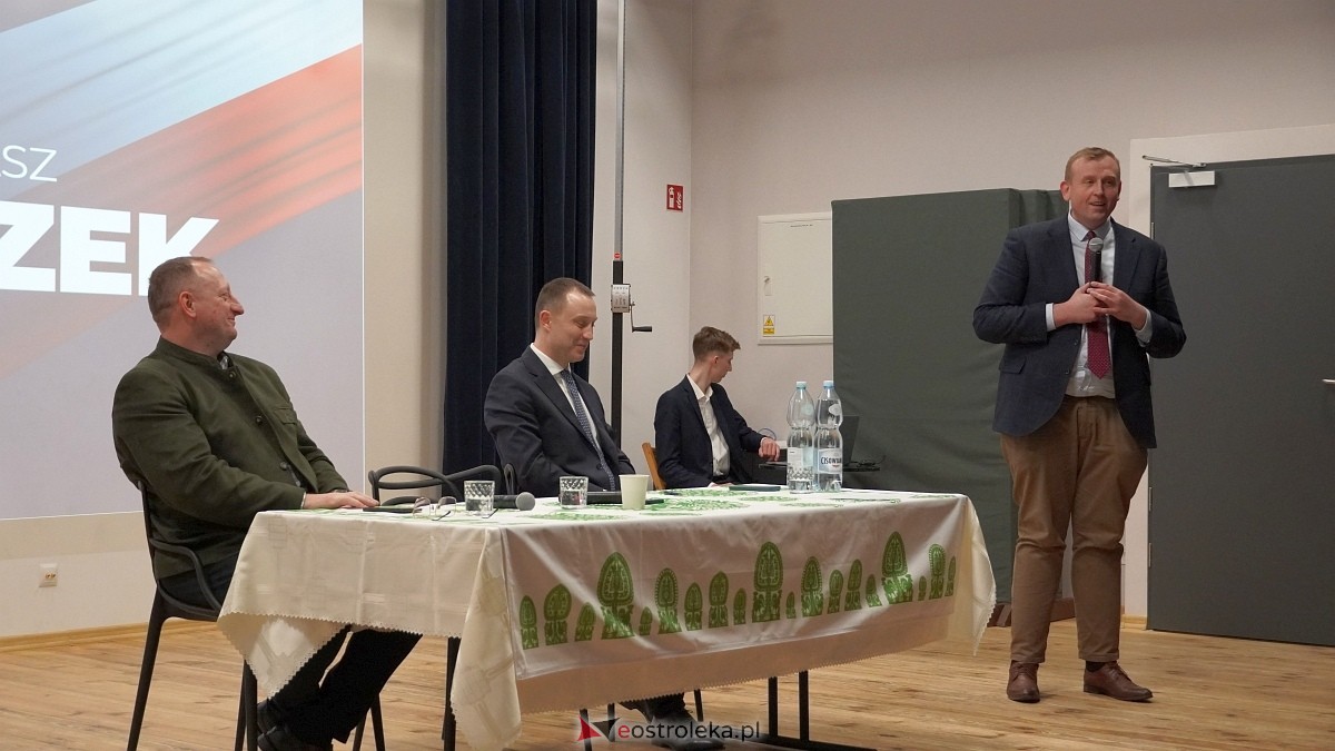 Spotkanie z politykami Konfederacji w Kadzidle [07.01.2025] - zdjęcie #11 - eOstroleka.pl