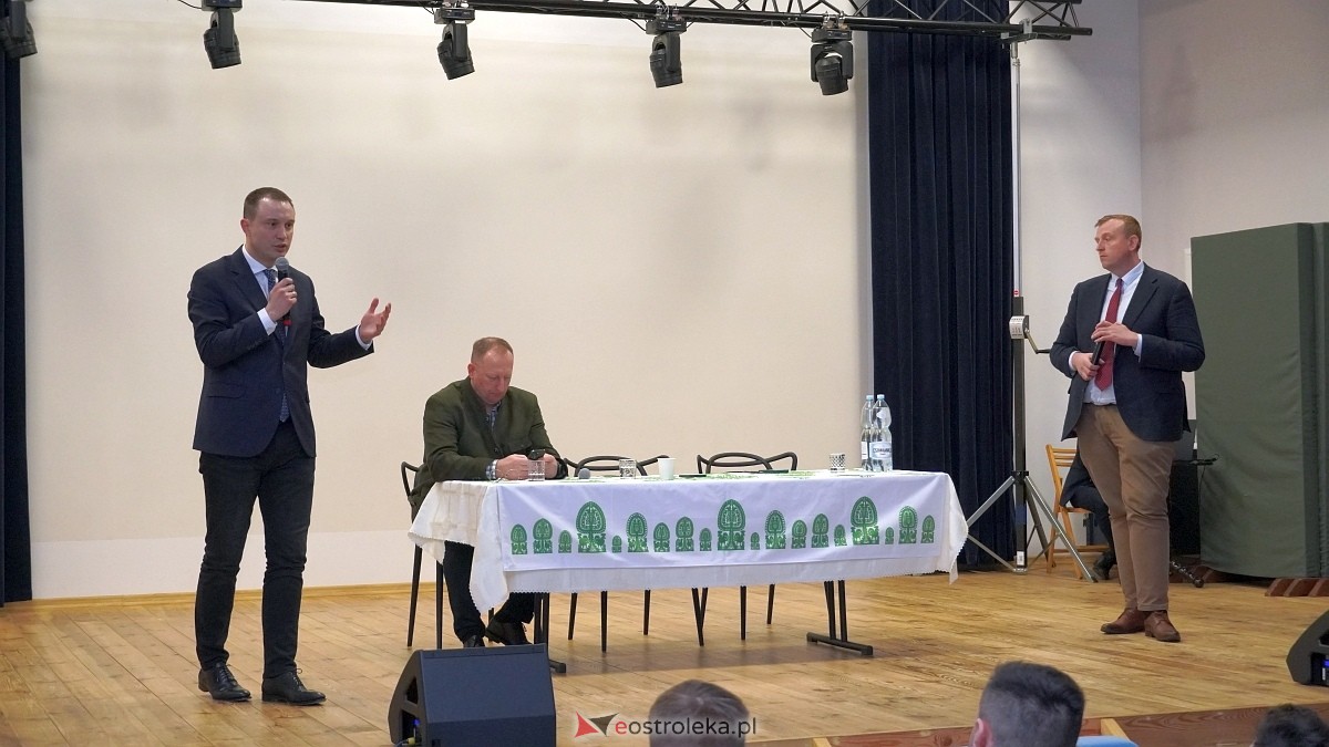 Spotkanie z politykami Konfederacji w Kadzidle [07.01.2025] - zdjęcie #9 - eOstroleka.pl