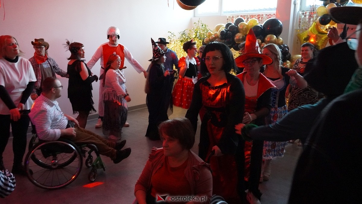 Bal karnawałowy WTZ Motylki [08.02.2025] - zdjęcie #40 - eOstroleka.pl