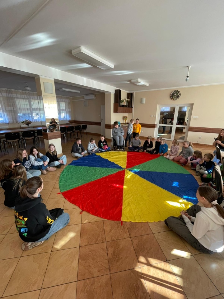 Ferie zimowe w świetlicy wiejskiej w Czarnowcu [11.02.2025] - zdjęcie #40 - eOstroleka.pl