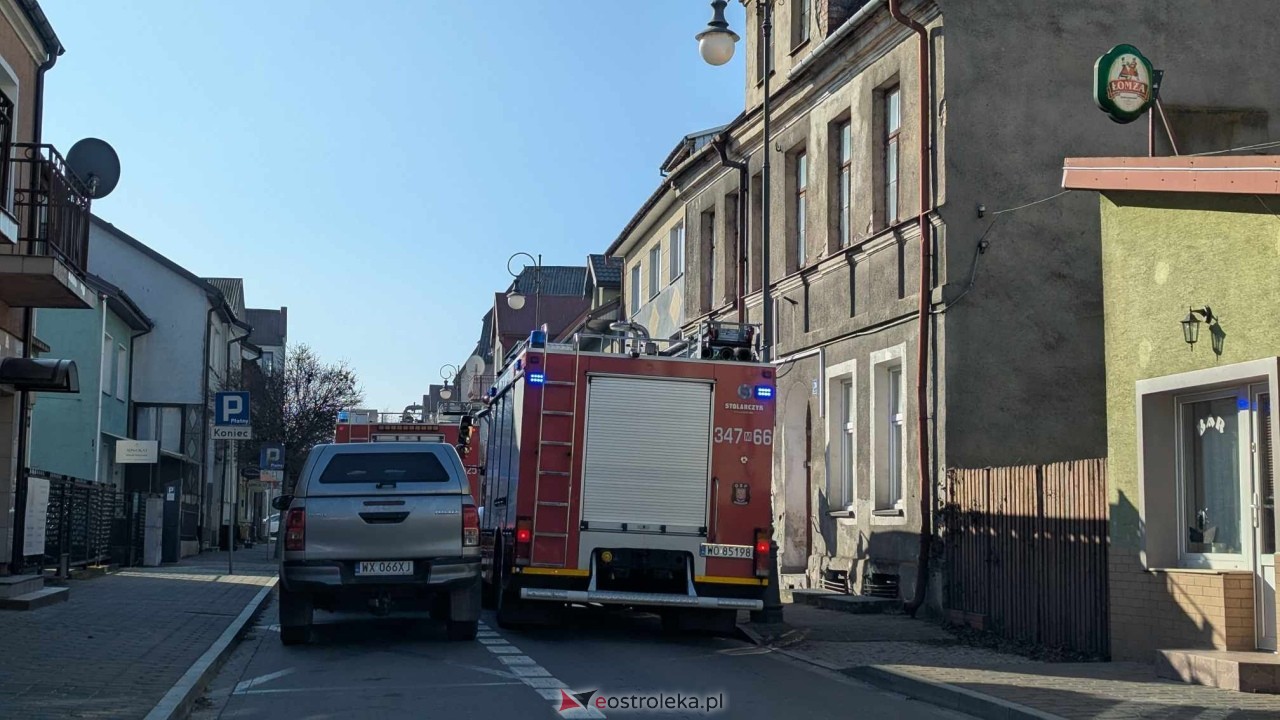 Pożar w kamienicy na Starym Mieście w Ostrołęce [12.02.2025] - zdjęcie #12 - eOstroleka.pl