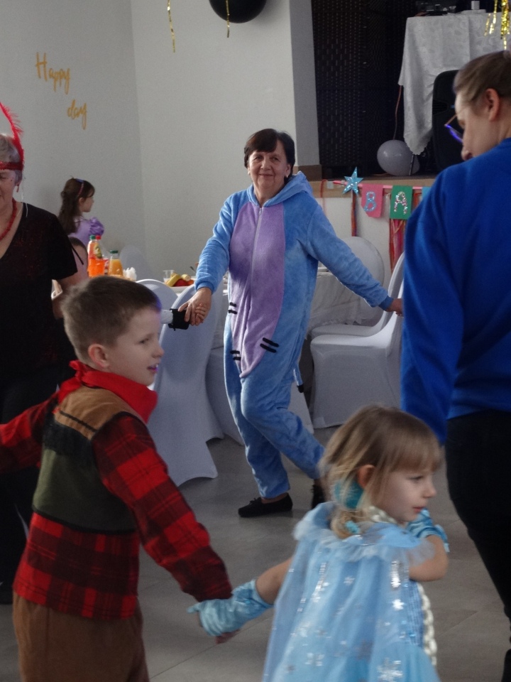 Bal karnawalowy w Jarnutach w gminie Czerwin [13.02.2025] - zdjęcie #15 - eOstroleka.pl