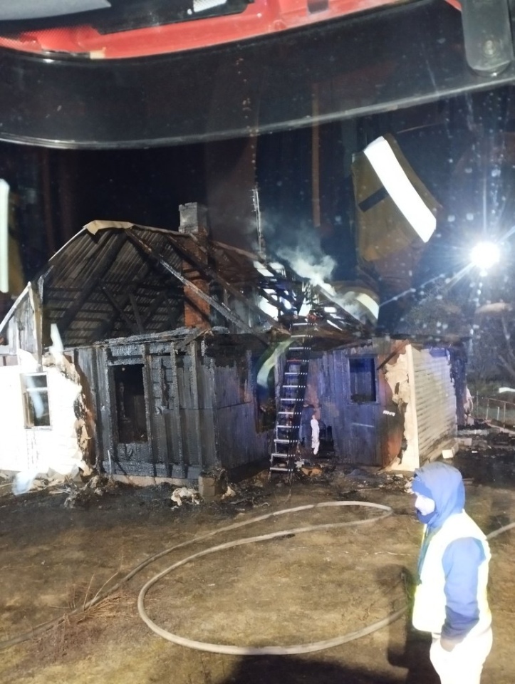 Tragiczny pożar w Myszyńcu - fot. eOstroleka, OSP Zdunek, OSP Myszyniec [7/8.02.2025] - zdjęcie #8 - eOstroleka.pl