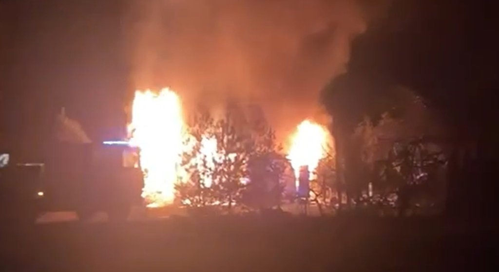 Tragiczny pożar w Myszyńcu - fot. eOstroleka, OSP Zdunek, OSP Myszyniec [7/8.02.2025] - zdjęcie #1 - eOstroleka.pl