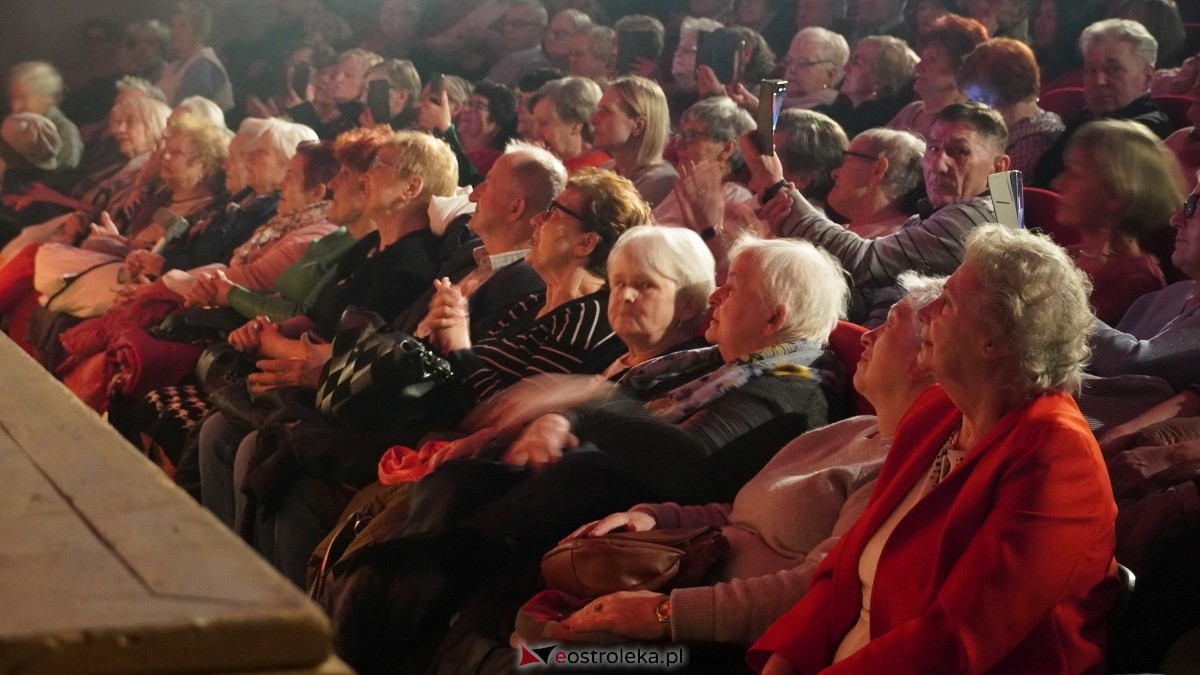 Koncert Romowie seniorom w Ostrołęce [13.02.2025] - zdjęcie #9 - eOstroleka.pl
