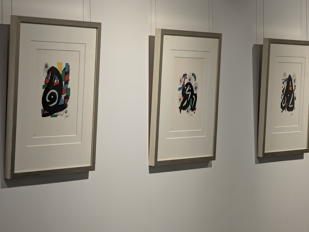 Wernisaż dzieł Joana Miró w Galerii Ostrołęka [13.02.2025] - zdjęcie #13 - eOstroleka.pl