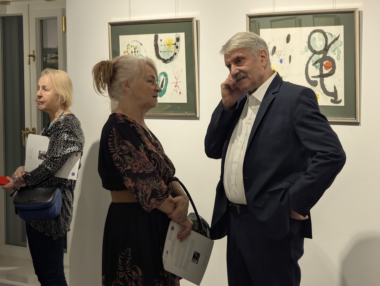 Wernisaż dzieł Joana Miró w Galerii Ostrołęka [13.02.2025] - zdjęcie #10 - eOstroleka.pl