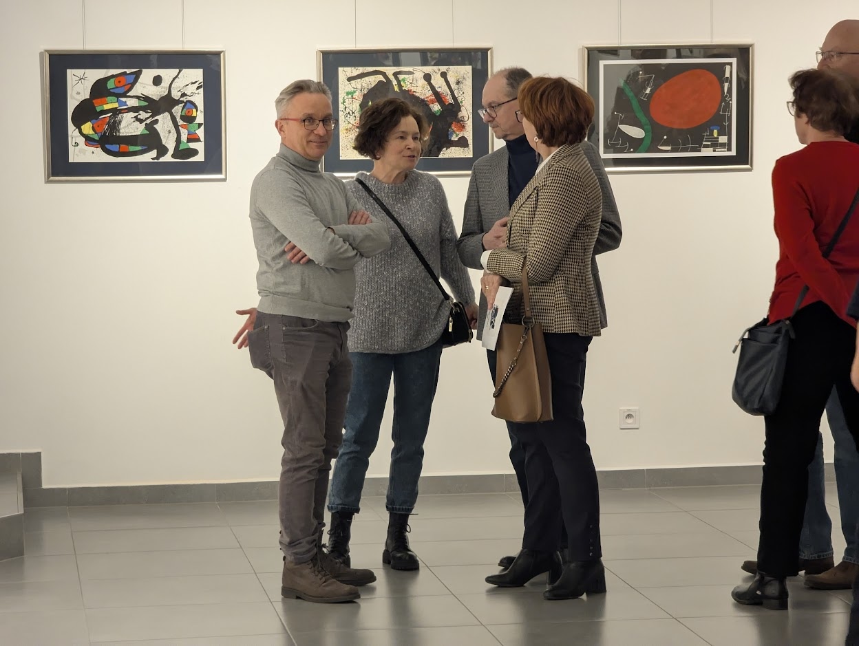 Wernisaż dzieł Joana Miró w Galerii Ostrołęka [13.02.2025] - zdjęcie #9 - eOstroleka.pl