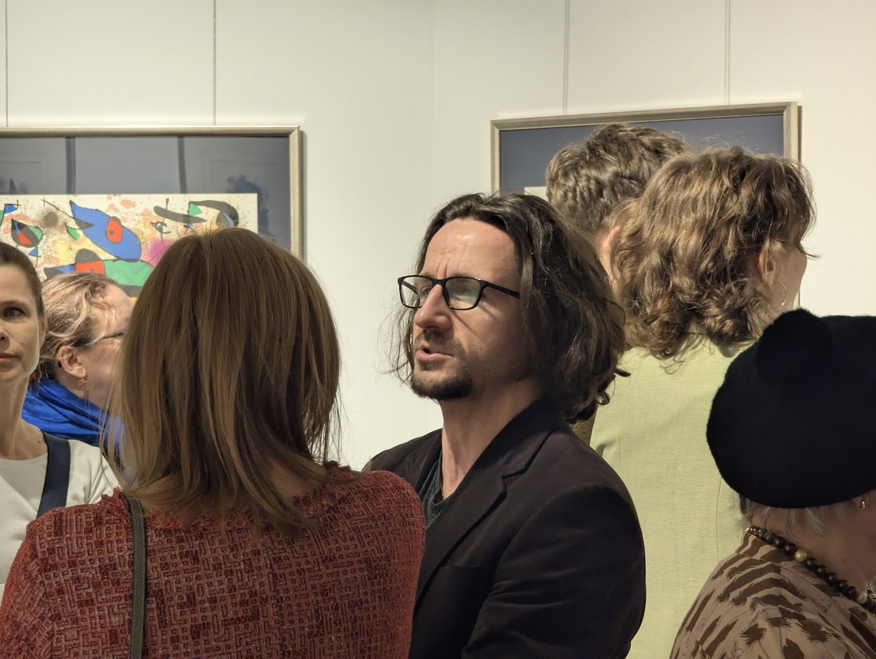 Wernisaż dzieł Joana Miró w Galerii Ostrołęka [13.02.2025] - zdjęcie #8 - eOstroleka.pl