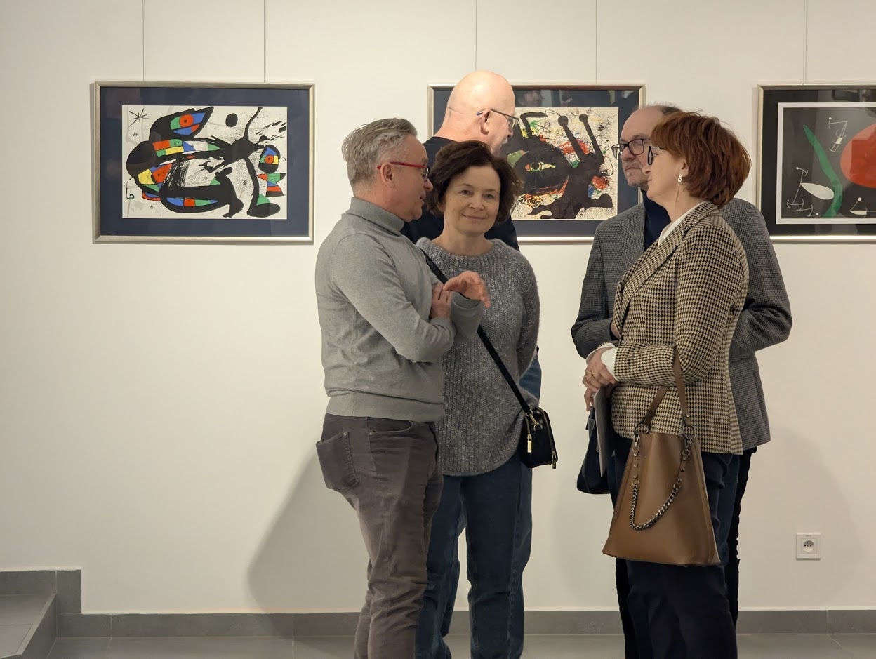 Wernisaż dzieł Joana Miró w Galerii Ostrołęka [13.02.2025] - zdjęcie #6 - eOstroleka.pl