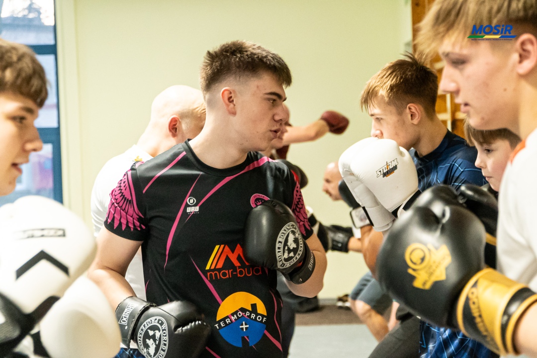 Ferie zimowe 2025 z treningami boksu - zdjęcie #18 - eOstroleka.pl
