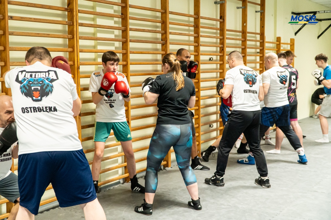 Ferie zimowe 2025 z treningami boksu - zdjęcie #15 - eOstroleka.pl