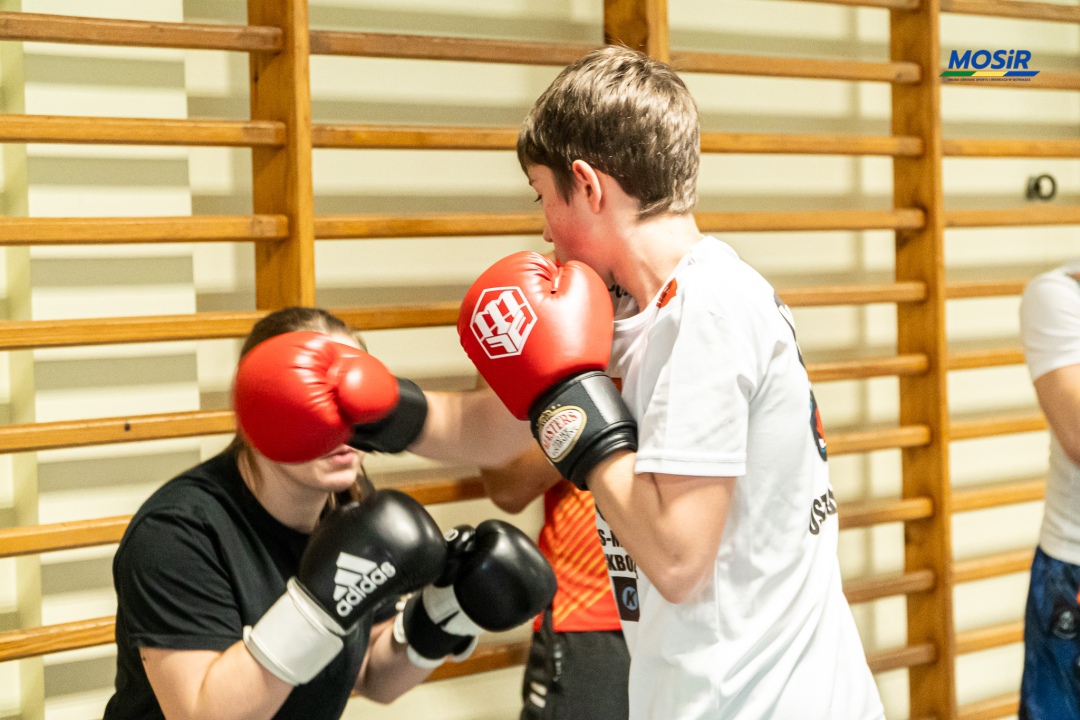 Ferie zimowe 2025 z treningami boksu - zdjęcie #14 - eOstroleka.pl