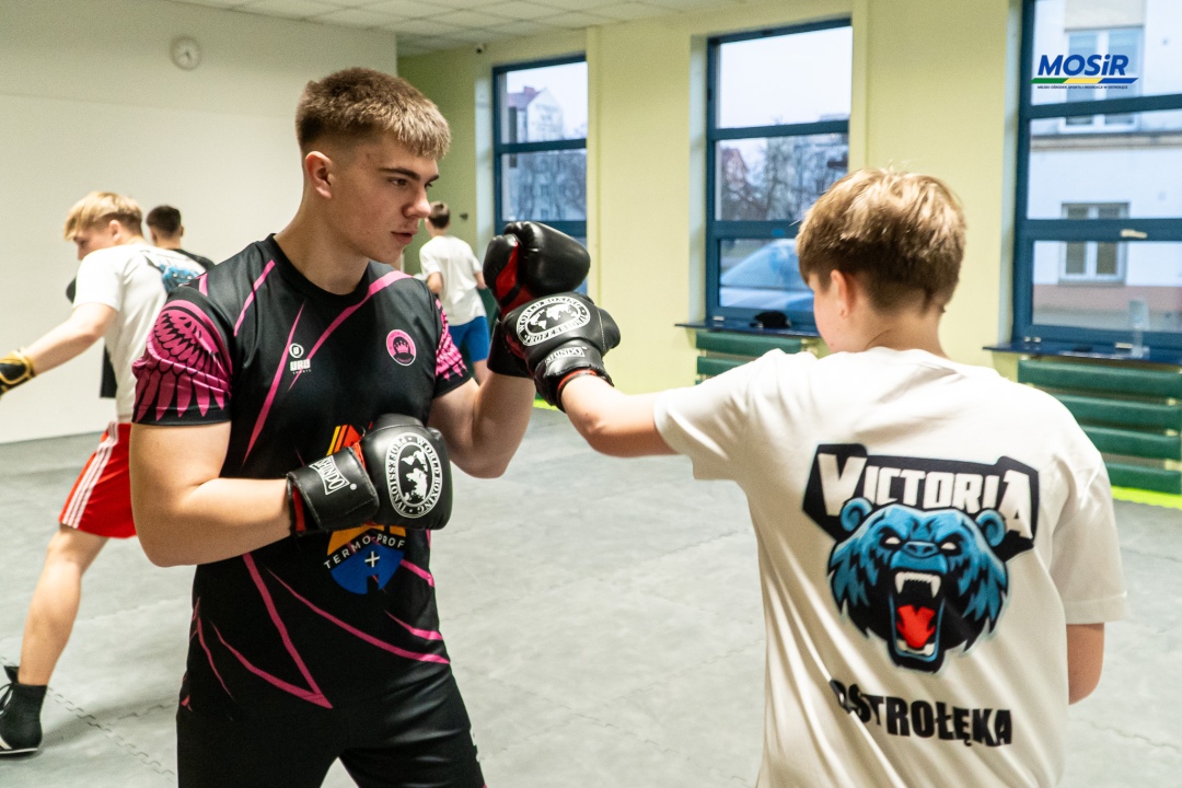 Ferie zimowe 2025 z treningami boksu - zdjęcie #12 - eOstroleka.pl