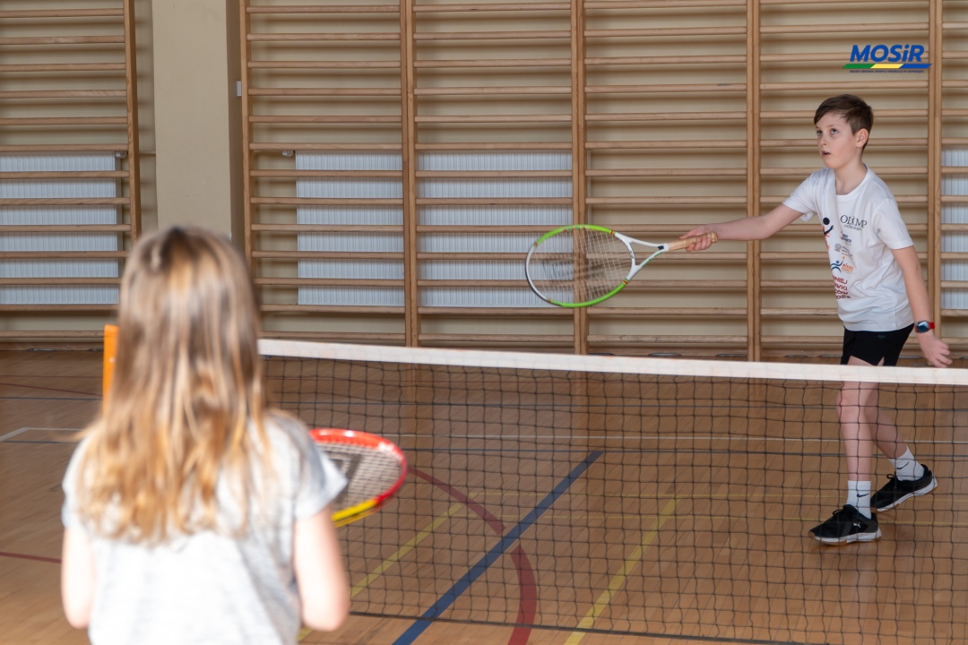 Tenis ziemny w ramach ferii na sportowo 2025 - zdjęcie #16 - eOstroleka.pl