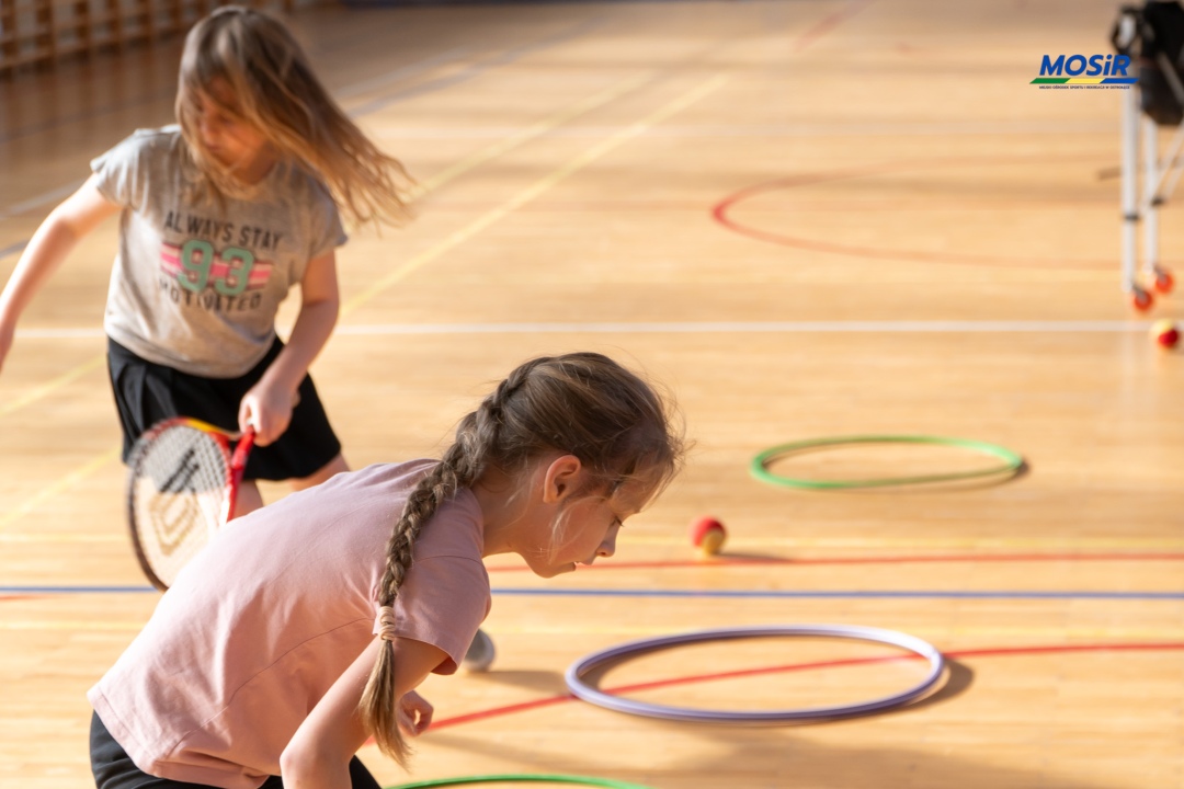 Tenis ziemny w ramach ferii na sportowo 2025 - zdjęcie #12 - eOstroleka.pl