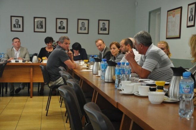 Mieszkańcy osiedla Leśne kontra Krex: Rozprawa administracyjna (7.IX.2011) - zdjęcie #7 - eOstroleka.pl