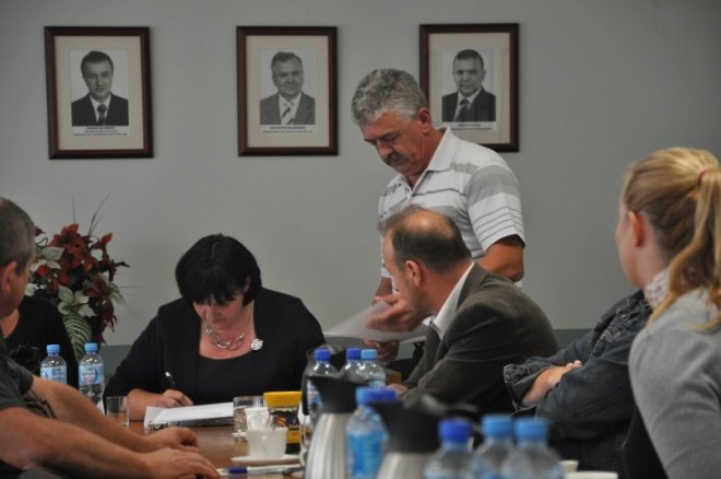 Mieszkańcy osiedla Leśne kontra Krex: Rozprawa administracyjna (7.IX.2011) - zdjęcie #6 - eOstroleka.pl