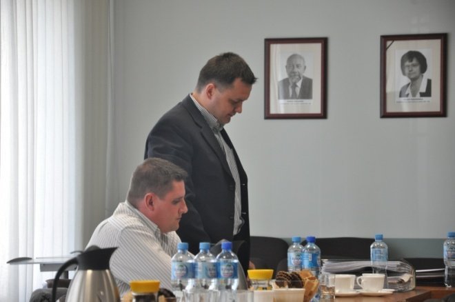 Mieszkańcy osiedla Leśne kontra Krex: Rozprawa administracyjna (7.IX.2011) - zdjęcie #4 - eOstroleka.pl