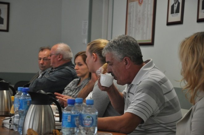 Mieszkańcy osiedla Leśne kontra Krex: Rozprawa administracyjna (7.IX.2011) - zdjęcie #3 - eOstroleka.pl