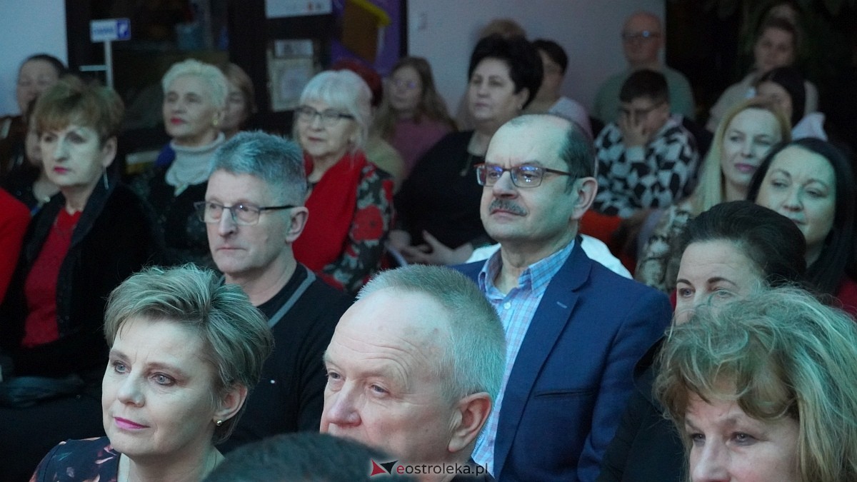 Koncert walentynkowy Krisu w Olszewie-Borkach [14.02.2025] - zdjęcie #38 - eOstroleka.pl